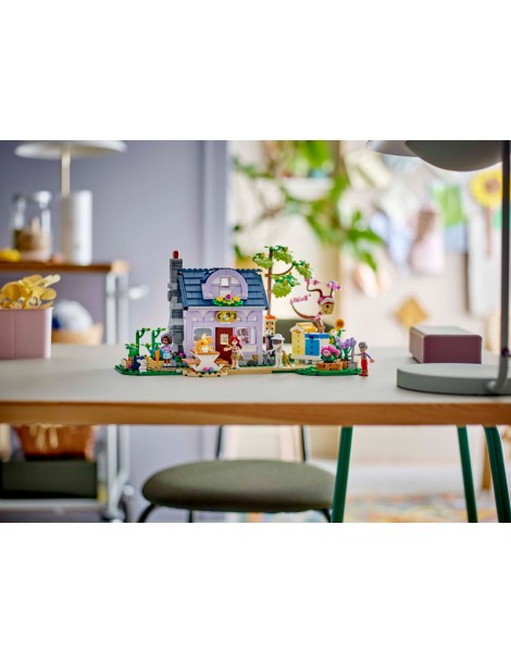 LEGO Friends - Beekeepers' House and Flower Garden