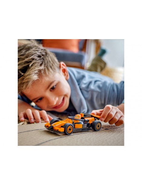 LEGO City - F1 Driver with McLaren Race Car