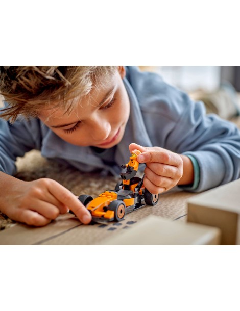 LEGO City - F1 Driver with McLaren Race Car