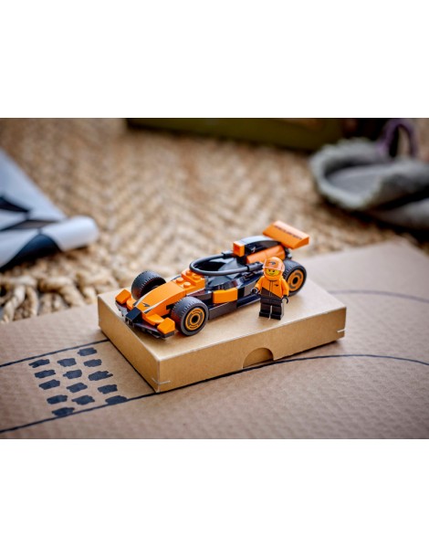 LEGO City - F1 Driver with McLaren Race Car