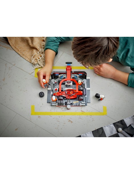 LEGO City - F1 Pit Stop & Pit Crew with Ferrari Car