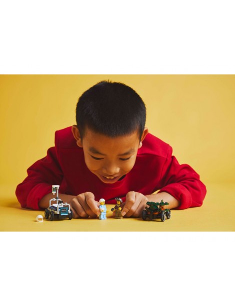 LEGO City - Airplane vs. Hospital Bed Race Car Pack