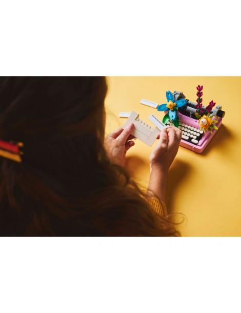 LEGO Creator - Typewriter with Flowers