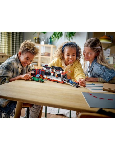 LEGO City - F1 sunkvežimis su RB20 ir AMR24 F1 automobiliais