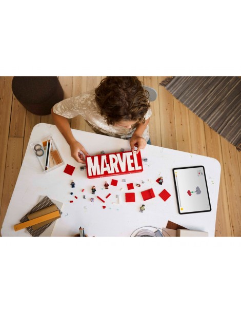 LEGO Marvel - MARVEL logotipas ir minifigūrėlės