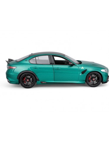 Bburago Alfa Romeo Giulia GTA 1:18 metalic green