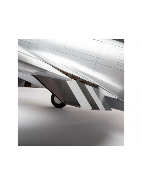 Hangar 9 P-47D Thunderbolt 20cc ARF, 67"