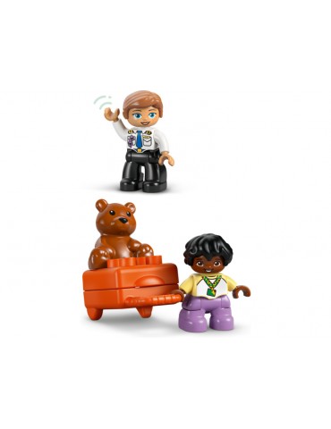 LEGO DUPLO - First Time at the Airport