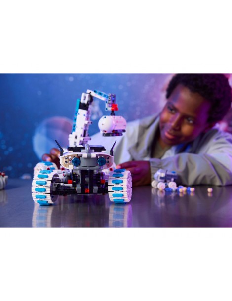 LEGO Technic 42211 Lunar Outpost mėnuleigis su kasybos ir MAPP visureigiais