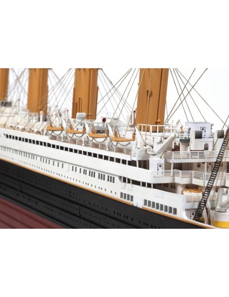 OCCRE Titanic Standmodellbausatz 1:300