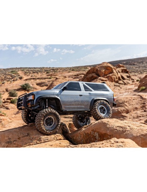 Traxxas TRX-4 Nissan Pathfinder 1988 RC crawler modelis Ready-To-Drive sidabro spalvos – CyborgShop