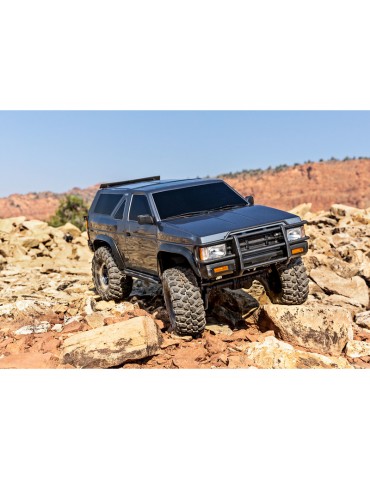 Traxxas TRX-4 Nissan Pathfinder 1988 RC crawler modelis Ready-To-Drive sidabro spalvos – CyborgShop