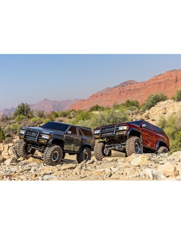 Traxxas TRX-4 Nissan Pathfinder 1988 RC crawler modelis Ready-To-Drive sidabro spalvos – CyborgShop