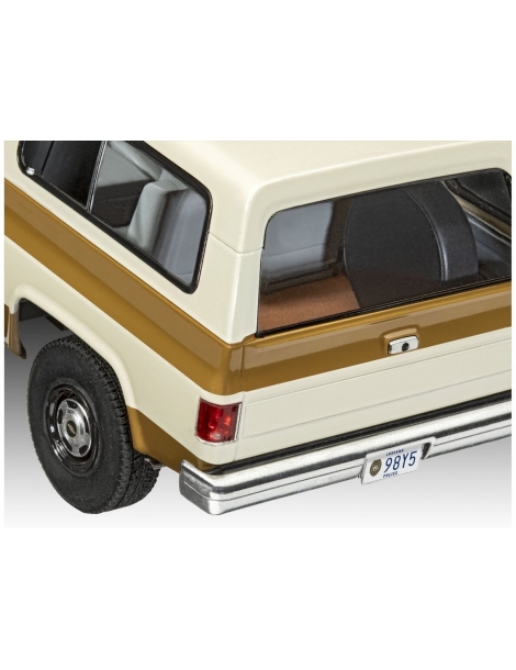 Stranger Things Hopper’s 1985 Chevy K5 Blazer 1/25 plastikinis modeliukas Revell 67724