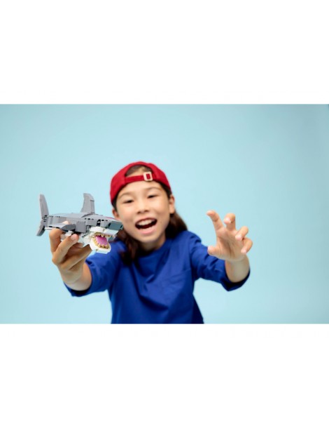 LEGO Creator - Fierce Shark with a Treasure Chest