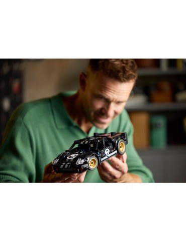 LEGO Technic - 1966 Ford GT40 MKII Race Car