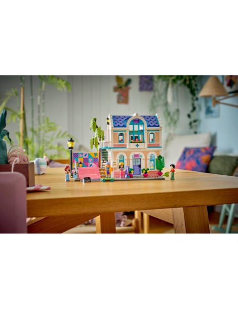 LEGO Friends - Liann's Family House