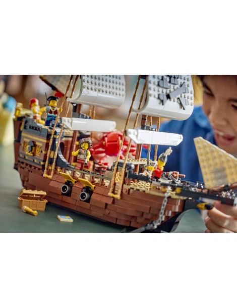 LEGO Creator - Iconic Pirate Ship