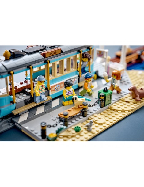 LEGO City - Classic Beach Streetcar