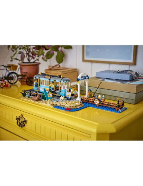 LEGO City - Classic Beach Streetcar
