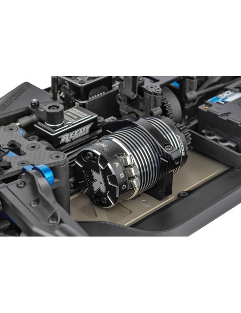 RC8B4.2e Team kit