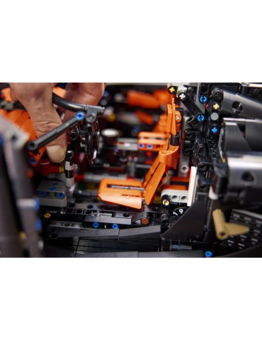 LEGO Technic - Megacar Koenigsegg Sadair's Spear