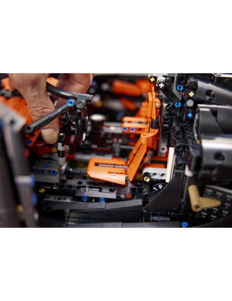 LEGO Technic - Megacar Koenigsegg Sadair's Spear