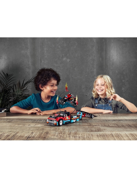 LEGO Technic - Stunt Show Truck & Bike
