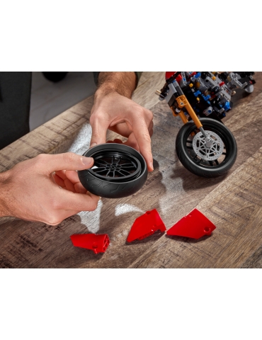 LEGO Technic - Ducati Panigale V4 R