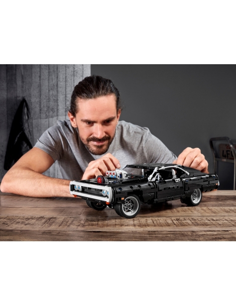 LEGO Technic - Dom's Dodge Charger