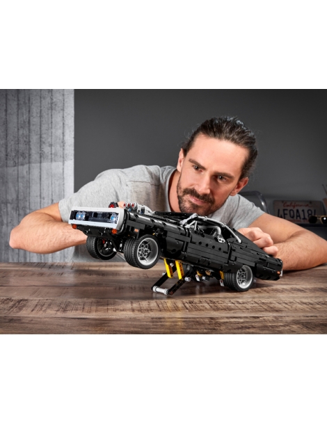 LEGO Technic - Dom's Dodge Charger