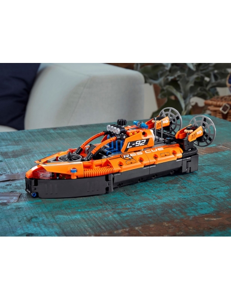 LEGO Technic - Gelbėtojų Transporto Priemonė Su Oro Pagalve