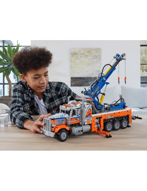 LEGO Technic - Heavy-duty Tow Truck