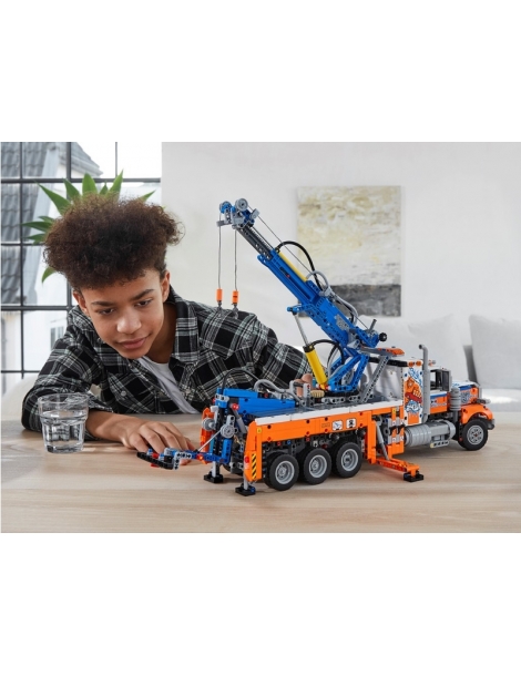 LEGO Technic - Heavy-duty Tow Truck