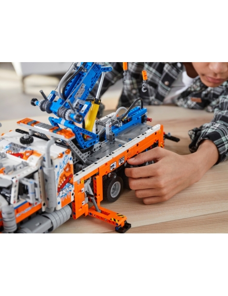 LEGO Technic - Heavy-duty Tow Truck