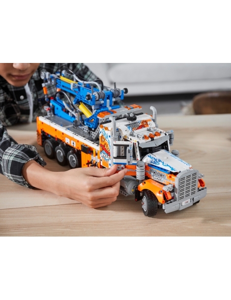 LEGO Technic - Heavy-duty Tow Truck