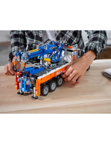 LEGO Technic - Heavy-duty Tow Truck