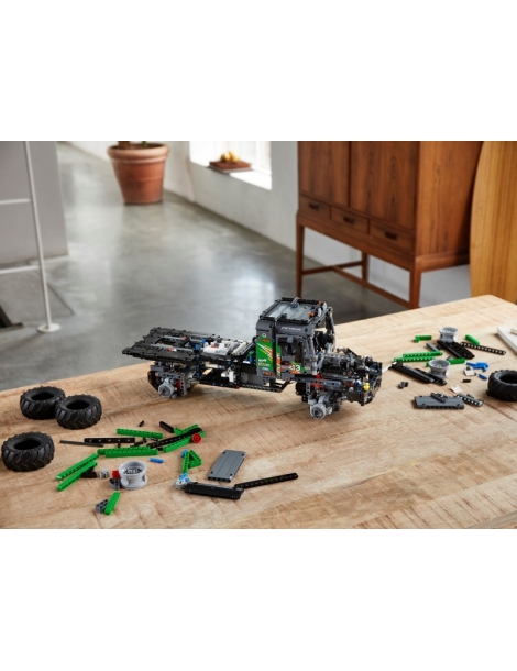 LEGO Technic - 4x4 Mercedes-Benz Zetros Trial Truck
