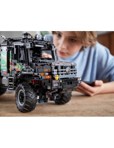 LEGO Technic - 4x4 Mercedes-Benz Zetros Trial Truck