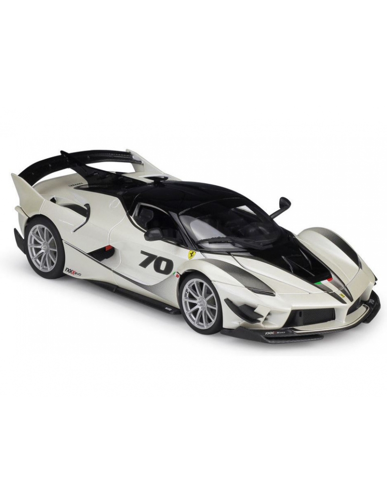 Bburago Ferrari FXX-K EVO No.70 1:18 white/black