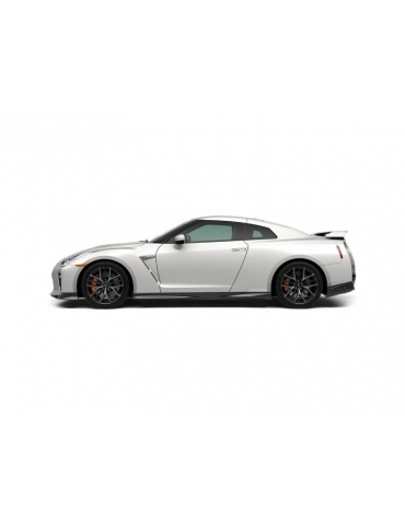 Bburago Plus Nissan GT-R 1:24 white metallic