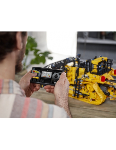 LEGO Technic - App-Controlled Cat D11 Bulldozer