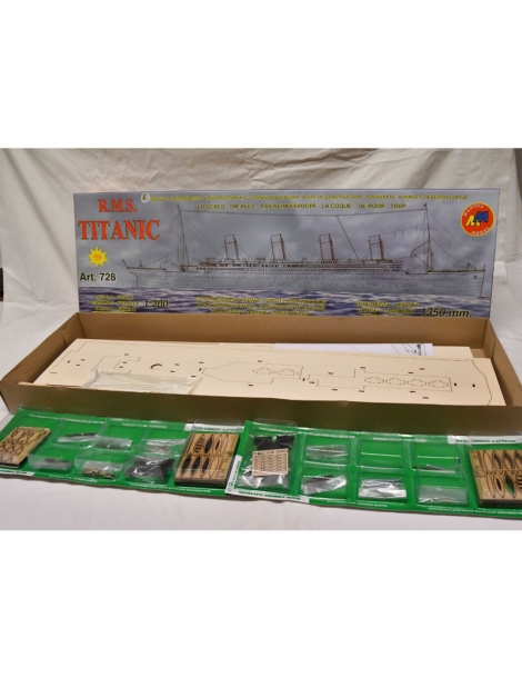 Mantua Model Titanic 1:200 kit