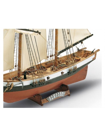 Newport Bausatz 1:57 Mamoli