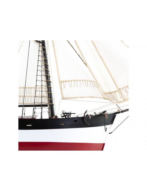 AMATI H.M.S. Hunter Schuner 1:60 Set