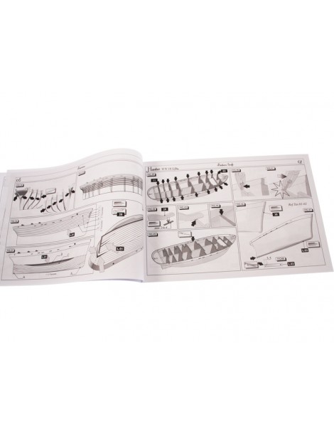 AMATI H.M.S. Hunter Schuner 1:60 Set