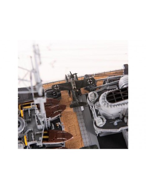 Set AMATI Bismark 1939 1: 200 Kit
