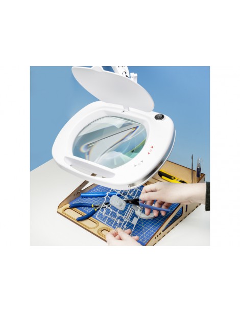 Lightcraft Wide Lens LED Magnifier Lamp