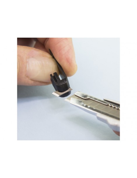 Modelcraft Snap-Off Knife with 10 Blades