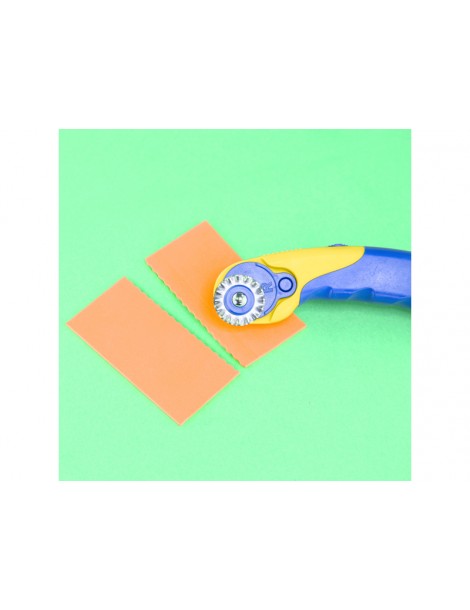 Modelcraft Rotary Cutter 28mm with 3 Blades